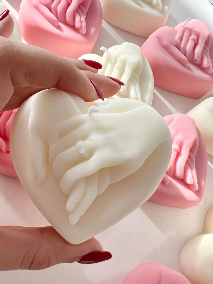 Earth Shells Holding Hands Heart Candle - Image 2